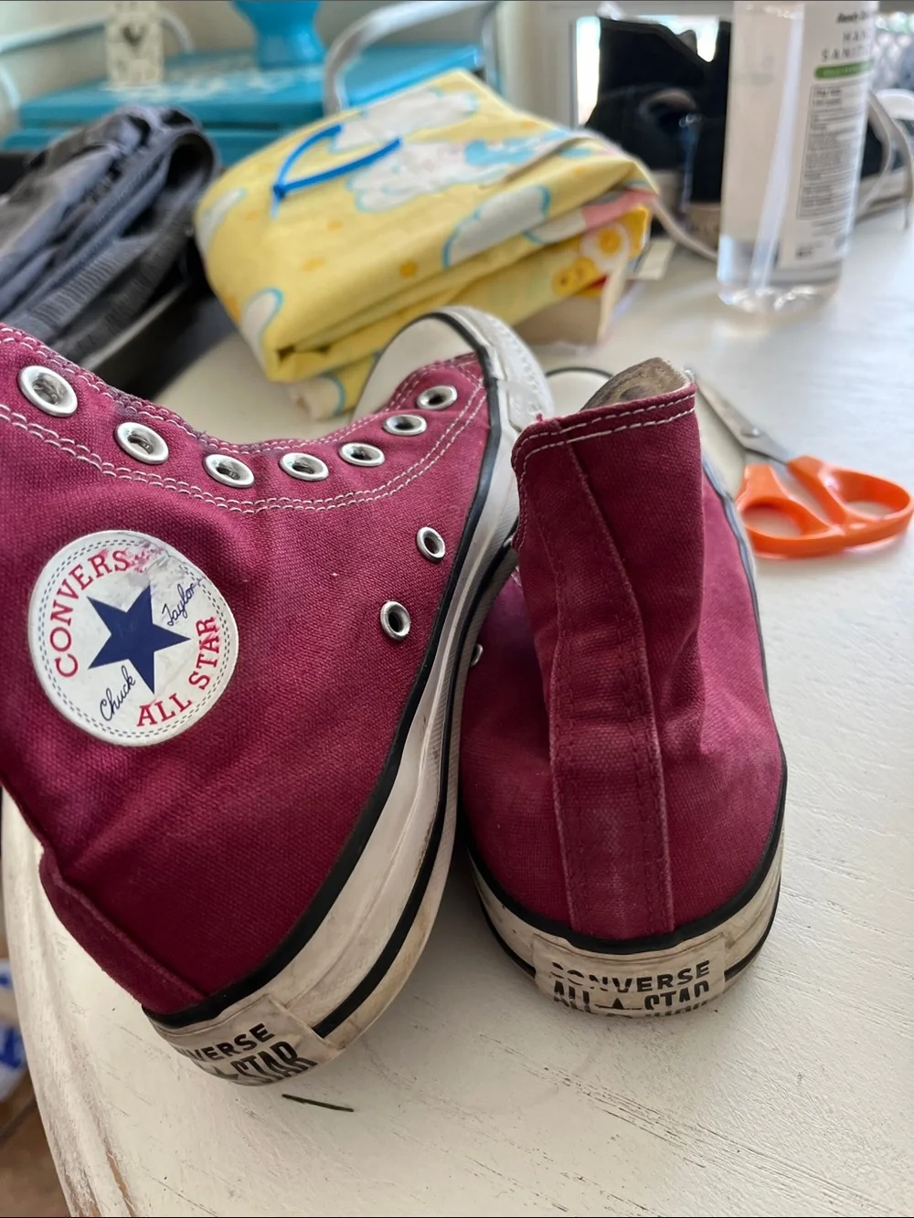 Converse Canvas High-Top Sneakers in Burgundy Size 6